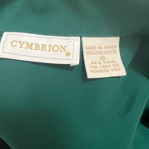 Woman's Collared Button Down Emerald Green Blouse - Picture 4 of 8